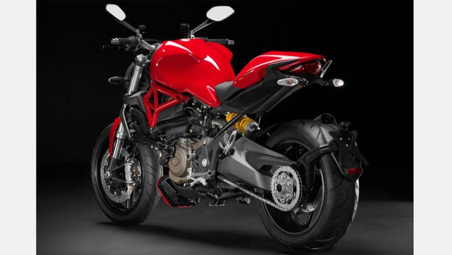 Modelo conta com a segunda geração do motor Testastretta 11° DS de 1200cc da Multistrada | <a href="https://beta-develop.quatrorodas.abril.com.br/moto/noticias/ducati-revela-monster-1200-2014-759325.shtml" rel="migration">Leia mais</a>