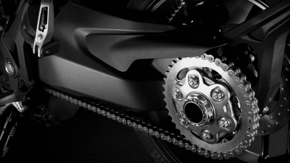 A vers&atilde;o Ducati Monster 1200 S 2014 tamb&eacute;m estar&aacute; dispon&iacute;vel, com mais apetite por velocidade e acelerador eletr&ocirc;nico (Ride by Wire), por um acr&eacute;scimo de 3.000 euros | <a href="https://beta-develop.quatrorodas.abril.com.br/moto/noticias/ducati-revela-monster-1200-2014-" rel="migration"></a>