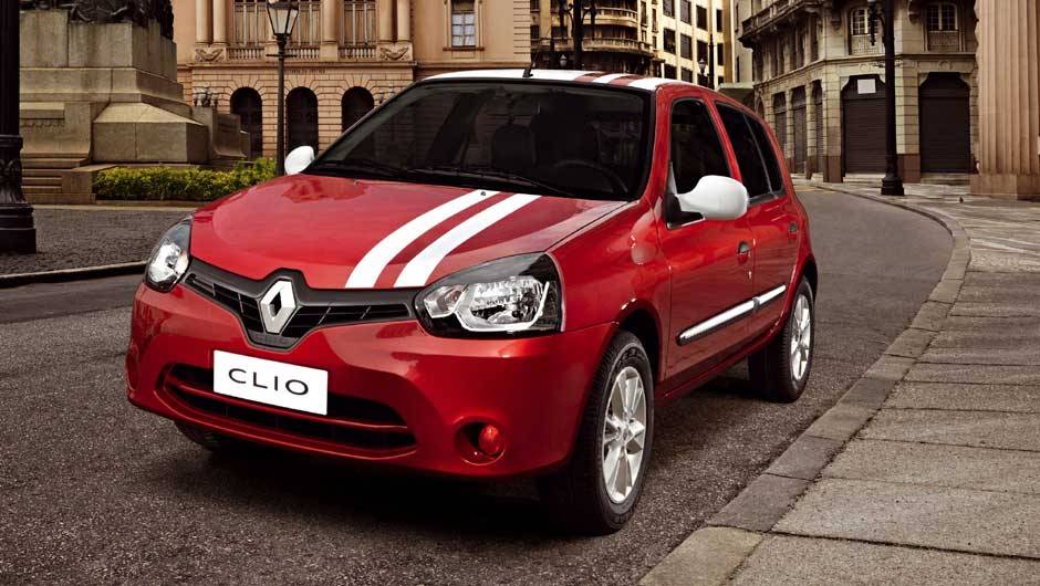 Novo ele n&atilde;o &eacute; tanto assim: o Clio passou por mais uma reestiliza&ccedil;&atilde;o | <a href="https://beta-develop.quatrorodas.abril.com.br/carros/lancamentos/renault-clio-2013-717925.shtml" rel="migration">Leia mais</a>