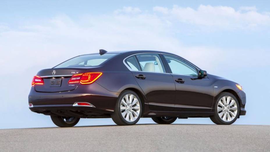 Não há alterações de design em relação ao RLX convencional | <a href="https://beta-develop.quatrorodas.abril.com.br/noticias/saloes/los-angeles-2013/acura-mostra-rlx-sport-hybrid-760632.shtml" rel="migration">Leia mais</a> Não há alterações de design em relação ao RLX convencional | <a href="https://beta-develop.quatrorodas.abril.com.br/noticias/saloes/los-angeles-2013/acura-mostra-rlx-sport-hybrid-760632.shtml" rel="migration">Leia mais</a>