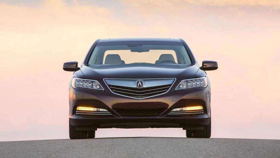 O motor a combust&atilde;o &eacute; o 3.5 V6, que trabalha em conjunto com dois motores el&eacute;tricos traseiros | <a href="https://beta-develop.quatrorodas.abril.com.br/noticias/saloes/los-angeles-2013/acura-mostra-rlx-sport-hybrid-760632.shtml" rel="migration">Leia mais</a>