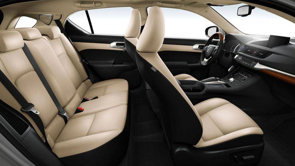 A pot&ecirc;ncia combinada &eacute; de 134 cv | <a href="https://beta-develop.quatrorodas.abril.com.br/noticias/fabricantes/lexus-revela-primeiras-imagens-ct-200h-2014-760057.shtml" rel="migration">Leia mais</a>