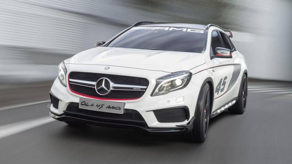 Trata-se da prévia de uma versão de produção do utilitário de performance | <a href="https://beta-develop.quatrorodas.abril.com.br/noticias/saloes/los-angeles-2013/mercedes-benz-revela-gla-45-amg-concept-760785.shtml" rel="migration">Leia mais</a>