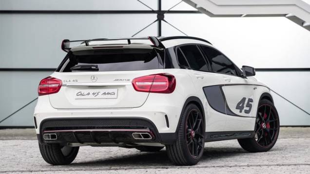 Tal qual o CLA 45 AMG, o GLA 45 AMG concept &eacute; equipado com motor 2.0 turbo, que oferece 360 cavalos de pot&ecirc;ncia e 45,9 kgfm de torque | <a href="https://beta-develop.quatrorodas.abril.com.br/noticias/saloes/los-angeles-2013/mercedes-benz-revela-gla-45-amg-concept-76078" rel="migration"></a>