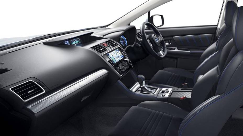 Na cabine, o LEVORG apresenta acabamento em black piano com detalhes met&aacute;licos, assim como duas telas de 3,5 polegadas | <a href="https://beta-develop.quatrorodas.abril.com.br/noticias/saloes/toquio-2013/subaru-apresenta-prototipo-levorg-760736.shtml" rel="migration">Leia mais</a>
