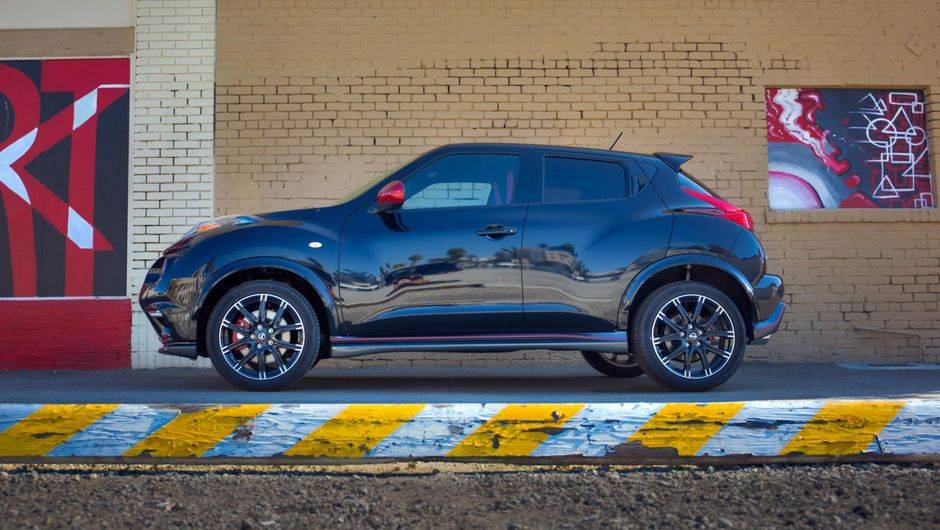 Equipada com motor 1.6 turbo, a versão pode ser configurada com transmissão manual de seis marchas (tração dianteira) ou câmbio Xtronic CVT (tração integral) | <a href="https://beta-develop.quatrorodas.abril.com.br/noticias/saloes/los-angeles-2013/nissan-exibe-juke-nis" rel="migration"></a> Equipada com motor 1.6 turbo, a versão pode ser configurada com transmissão manual de seis marchas (tração dianteira) ou câmbio Xtronic CVT (tração integral) | <a href="https://beta-develop.quatrorodas.abril.com.br/noticias/saloes/los-angeles-2013/nissan-exibe-juke-nis" rel="migration"></a>