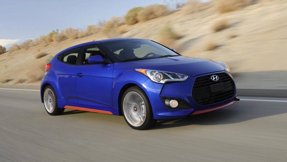 A Hyundai exibiu, agora, a versão R-Spec do hatch Veloster | <a href="https://beta-develop.quatrorodas.abril.com.br/noticias/saloes/los-angeles-2013/hyundai-mostra-veloster-r-spec-760833.shtml" rel="migration">Leia mais</a>