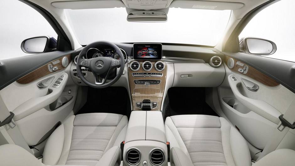 Isso permite o menor consumo de combust&iacute;vel, com redu&ccedil;&atilde;o estimada em 20% | <a href="https://beta-develop.quatrorodas.abril.com.br/noticias/fabricantes/novo-mercedes-benz-classe-c-chega-ao-brasil-r-138-900-795537.shtml" rel="migration">Leia mais</a>