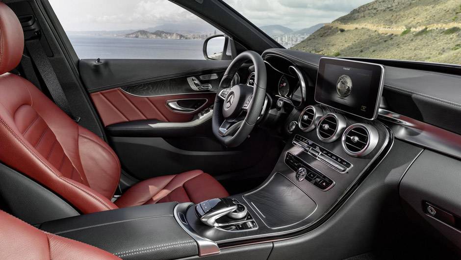 O modelo est&aacute; dispon&iacute;vel no pa&iacute;s em quatro vers&otilde;es: C 180 Avantgarde e C 180 Exclusive por R$ 138.900, C 200 Avantgarde (R$ 154.900) e C 250 Sport (R$ 189.900) | <a href="https://beta-develop.quatrorodas.abril.com.br/noticias/fabricantes/novo-mercedes-benz-classe-c-che" rel="migration"></a>