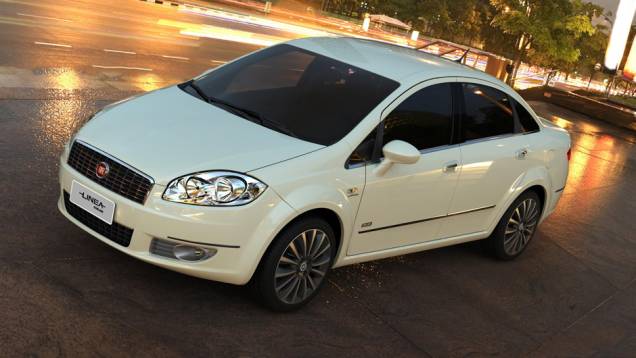 O Fiat Linea ocupa o 13º lugar entre os carros que mais desvalorizam - 19,0% | <a href="%20https://beta-develop.quatrorodas.abril.com.br/reportagens/servicos/tempo-dinheiro-765441.shtml" rel="migration">Leia mais</a> O Fiat Linea ocupa o 13º lugar entre os carros que mais desvalorizam - 19,0% | <a href="%20https://beta-develop.quatrorodas.abril.com.br/reportagens/servicos/tempo-dinheiro-765441.shtml" rel="migration">Leia mais</a>