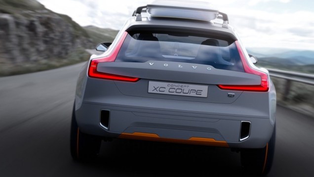 O conceito tem como objetivo mostrar a direção a ser adotada pela fabricante sueca | <a href="https://beta-develop.quatrorodas.abril.com.br/noticias/saloes/detroit-2014/volvo-revelara-concept-xc-coupe-detroit-767556.shtml" rel="migration">Leia mais</a> O conceito tem como objetivo mostrar a direção a ser adotada pela fabricante sueca | <a href="https://beta-develop.quatrorodas.abril.com.br/noticias/saloes/detroit-2014/volvo-revelara-concept-xc-coupe-detroit-767556.shtml" rel="migration">Leia mais</a>