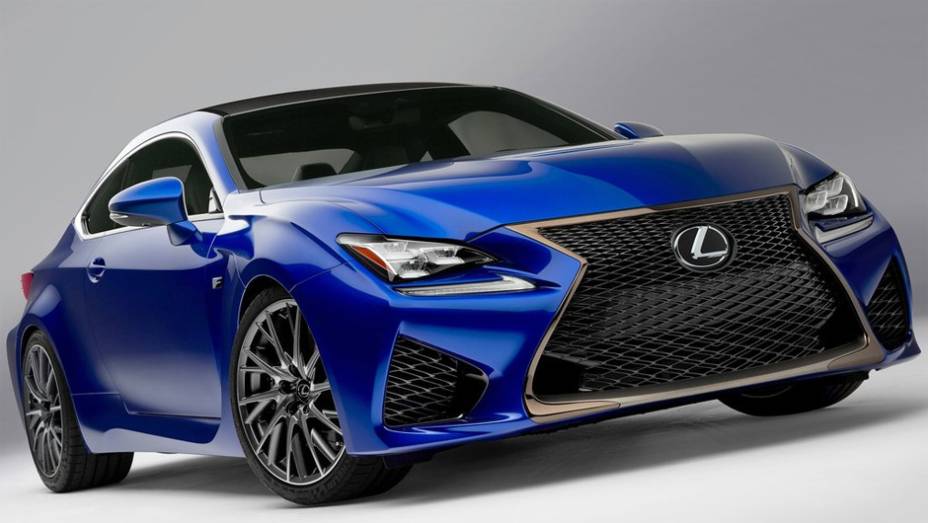 A fabricante anunciou o modelo como "o carro V8 com desempenho mais poderoso já desenvolvido pela Lexus" | <a href="%20https://beta-develop.quatrorodas.abril.com.br/noticias/saloes/detroit-2014/lexus-revela-rc-f-coupe-2015-767918.shtml" rel="migration">Leia mais</a>