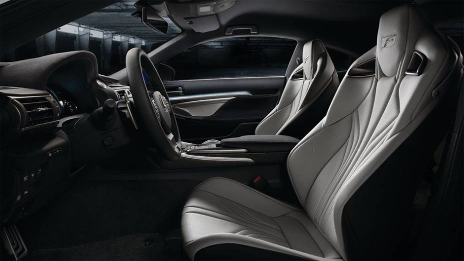 ... mas foi equipado com um novo painel de instrumentos e assentos esportivos de couro | <a href="https://beta-develop.quatrorodas.abril.com.br/noticias/saloes/detroit-2014/lexus-revela-rc-f-coupe-2015-767918.shtml" rel="migration">Leia mais</a> ... mas foi equipado com um novo painel de instrumentos e assentos esportivos de couro | <a href="https://beta-develop.quatrorodas.abril.com.br/noticias/saloes/detroit-2014/lexus-revela-rc-f-coupe-2015-767918.shtml" rel="migration">Leia mais</a>