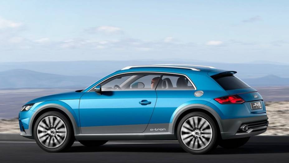 Modelo conta com sistema híbrido plug-in | <a href="https://beta-develop.quatrorodas.abril.com.br/noticias/saloes/detroit-2014/imagem-oficial-novo-audi-allroad-shooting-brake-revelada-769275.shtml" rel="migration">Leia mais</a>