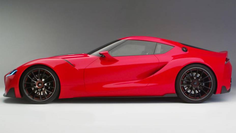 Modelo est&aacute; equipado com motor de combust&atilde;o interna de alto desempenho | <a href="https://beta-develop.quatrorodas.abril.com.br/noticias/saloes/detroit-2014/toyota-mostra-ft-1-concept-detroit-769555.shtml" rel="migration">Leia mais</a>