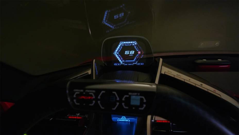 Interior do carro &eacute; bastante futurista | <a href="https://beta-develop.quatrorodas.abril.com.br/noticias/saloes/detroit-2014/toyota-mostra-ft-1-concept-detroit-769555.shtml" rel="migration">Leia mais</a>