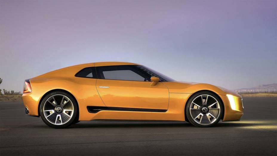 Motor entrega 315 cavalos de potência | <a href="https://beta-develop.quatrorodas.abril.com.br/noticias/saloes/detroit-2014/kia-mostra-gt4-stinger-concept-detroit-770439.shtml" rel="migration">Leia mais</a>