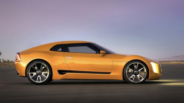 Motor entrega 315 cavalos de pot&ecirc;ncia | <a href="https://beta-develop.quatrorodas.abril.com.br/noticias/saloes/detroit-2014/kia-mostra-gt4-stinger-concept-detroit-770439.shtml" rel="migration">Leia mais</a>