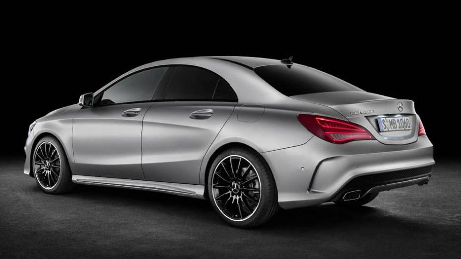 O kit aerodin&acirc;mico oferecido como opcional deixa o CLA ainda mais atraente | <a href="https://beta-develop.quatrorodas.abril.com.br/saloes/detroit/2013/mercedes-benz-cla-730475.shtml" rel="migration">Leia mais</a>