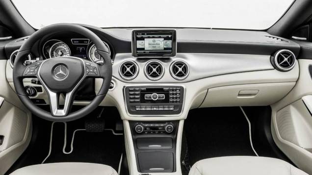 O interior &eacute; quase igual ao do Classe A | <a href="https://beta-develop.quatrorodas.abril.com.br/saloes/detroit/2013/mercedes-benz-cla-730475.shtml" rel="migration">Leia mais</a>