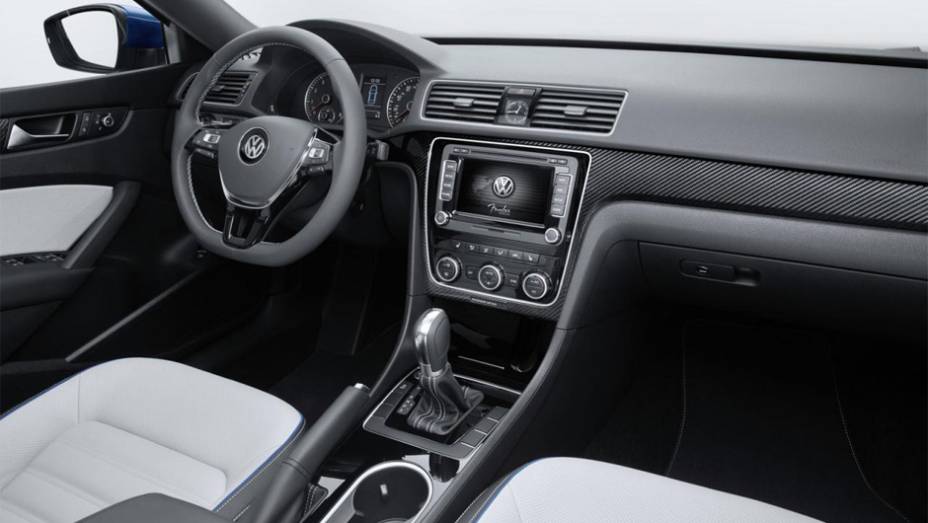Todos os cilindros voltam a funcionar imediatamente assim que o motorista pressiona com mais for&ccedil;a o pedal do acelerador | <a href="https://beta-develop.quatrorodas.abril.com.br/noticias/saloes/detroit-2014/vw-tera-passat-bluemotion-detroit-768175.shtml" rel="migration">Leia mais</a>