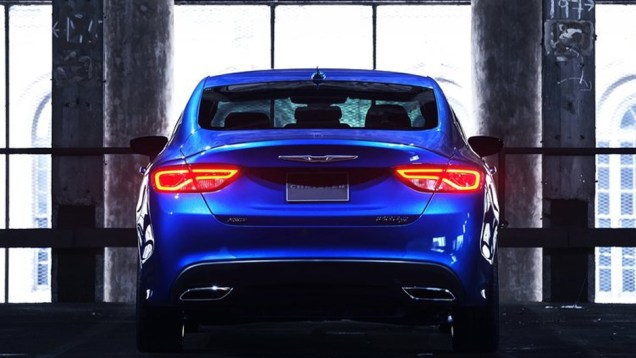 Modelo vem equipado com controle de estabilidade e de tração | <a href="https://beta-develop.quatrorodas.abril.com.br/noticias/saloes/detroit-2014/novo-chrysler-200-faz-sua-estreia-detroit-768496.shtml" rel="migration">Leia mais</a> Modelo vem equipado com controle de estabilidade e de tração | <a href="https://beta-develop.quatrorodas.abril.com.br/noticias/saloes/detroit-2014/novo-chrysler-200-faz-sua-estreia-detroit-768496.shtml" rel="migration">Leia mais</a>