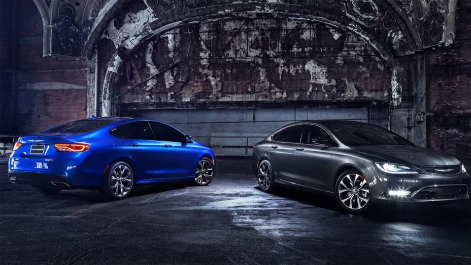 O novo Chrysler 200 estará disponível em 11 cores diferentes | <a href="https://beta-develop.quatrorodas.abril.com.br/noticias/saloes/detroit-2014/novo-chrysler-200-faz-sua-estreia-detroit-768496.shtml" rel="migration">Leia mais</a>