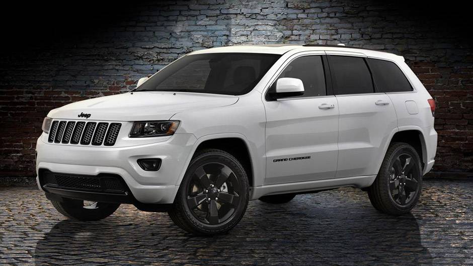 J&aacute; o Grand Cherokee recebe inser&ccedil;&otilde;es platinadas na grade frontal, detalhes em preto gloss e rodas de alum&iacute;nio de 20 polegadas | <a href="https://beta-develop.quatrorodas.abril.com.br/noticias/fabricantes/jeep-lanca-edicao-especial-altitude-771178.shtml" rel="migration">Leia mais</a>