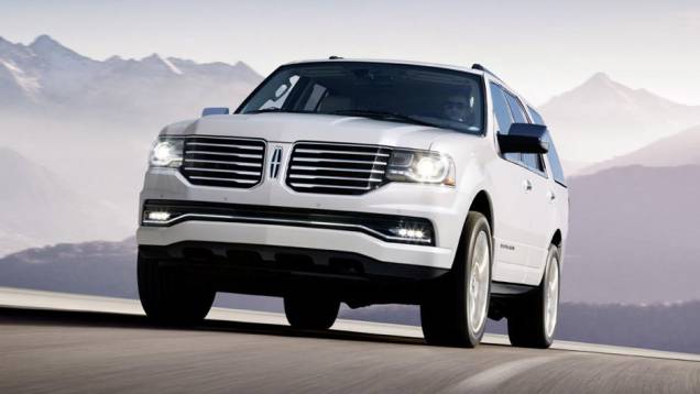 A Lincoln exibiu nesta quinta-feira (23) o facelift do SUV Navigator | <a href="https://beta-develop.quatrorodas.abril.com.br/noticias/fabricantes/lincoln-revela-facelift-navigator-771202.shtml" rel="migration">Leia mais</a> A Lincoln exibiu nesta quinta-feira (23) o facelift do SUV Navigator | <a href="https://beta-develop.quatrorodas.abril.com.br/noticias/fabricantes/lincoln-revela-facelift-navigator-771202.shtml" rel="migration">Leia mais</a>