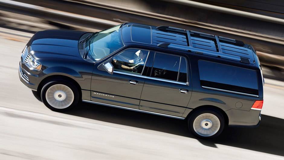 Com o objetivo de rivalizar com o Cadillac Escalade, o utilitário será apresentado ao público em fevereiro | <a href="https://beta-develop.quatrorodas.abril.com.br/noticias/fabricantes/lincoln-revela-facelift-navigator-771202.shtml" rel="migration">Leia mais</a> Com o objetivo de rivalizar com o Cadillac Escalade, o utilitário será apresentado ao público em fevereiro | <a href="https://beta-develop.quatrorodas.abril.com.br/noticias/fabricantes/lincoln-revela-facelift-navigator-771202.shtml" rel="migration">Leia mais</a>