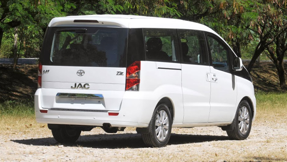 Com o objetivo de ser o pioneiro do segmento, o modelo ser&aacute; vendido por R$ 114.990 | <a href="https://beta-develop.quatrorodas.abril.com.br/noticias/fabricantes/jac-traz-t8-r-114-990-773037.shtml" rel="migration">Leia mais</a>