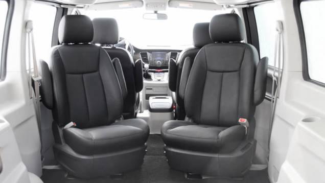 O grande destaque é o amplo espaço interno para até sete ocupantes | <a href="https://beta-develop.quatrorodas.abril.com.br/noticias/fabricantes/jac-traz-t8-r-114-990-773037.shtml" rel="migration">Leia mais</a> O grande destaque é o amplo espaço interno para até sete ocupantes | <a href="https://beta-develop.quatrorodas.abril.com.br/noticias/fabricantes/jac-traz-t8-r-114-990-773037.shtml" rel="migration">Leia mais</a>