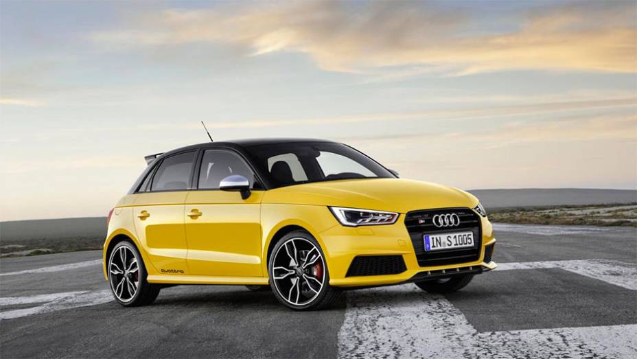 Audi lança oficialmente S1 e S1 Sportback 2014, versões de três e cinco portas, respectivamente | <a href="https://beta-develop.quatrorodas.abril.com.br/noticias/saloes/genebra-2014/audi-lanca-oficialmente-s1-s1-sportback-2014-773081.shtml" rel="migration">Leia mais</a>