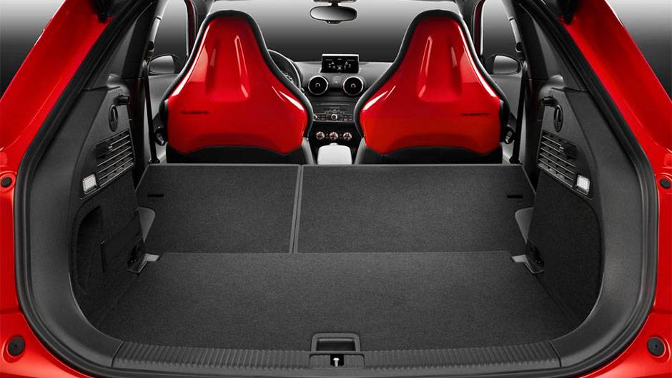 Detalhe do porta-malas do Audi S1 2014 | <a href="https://beta-develop.quatrorodas.abril.com.br/noticias/saloes/genebra-2014/audi-lanca-oficialmente-s1-s1-sportback-2014-773081.shtml" rel="migration">Leia mais</a> Detalhe do porta-malas do Audi S1 2014 | <a href="https://beta-develop.quatrorodas.abril.com.br/noticias/saloes/genebra-2014/audi-lanca-oficialmente-s1-s1-sportback-2014-773081.shtml" rel="migration">Leia mais</a>