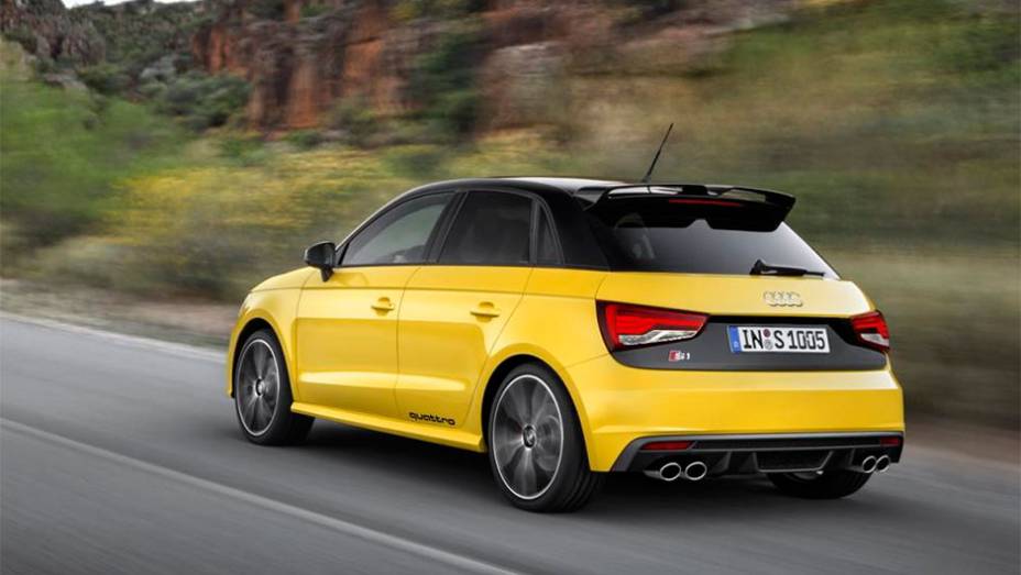 Traseira se destaca pela asa e as quatro saídas do escapamento | <a href="https://beta-develop.quatrorodas.abril.com.br/noticias/saloes/genebra-2014/audi-lanca-oficialmente-s1-s1-sportback-2014-773081.shtml" rel="migration">Leia mais</a> Traseira se destaca pela asa e as quatro saídas do escapamento | <a href="https://beta-develop.quatrorodas.abril.com.br/noticias/saloes/genebra-2014/audi-lanca-oficialmente-s1-s1-sportback-2014-773081.shtml" rel="migration">Leia mais</a>
