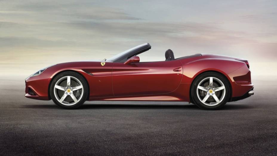 O bloco escolhido é o 3.9 V8, que oferece 560 cavalos de potência e 76,7 kgfm de torque | <a href="https://beta-develop.quatrorodas.abril.com.br/noticias/saloes/genebra-2014/ferrari-apresenta-california-t-773120.shtml" rel="migration">Leia mais</a> O bloco escolhido é o 3.9 V8, que oferece 560 cavalos de potência e 76,7 kgfm de torque | <a href="https://beta-develop.quatrorodas.abril.com.br/noticias/saloes/genebra-2014/ferrari-apresenta-california-t-773120.shtml" rel="migration">Leia mais</a>