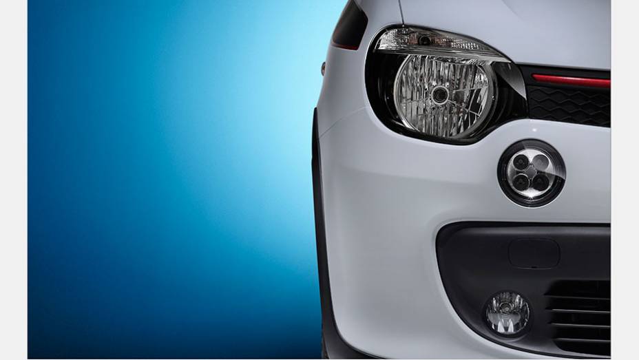 Detalhe do farol do novo Twingo | <a href="https://beta-develop.quatrorodas.abril.com.br/noticias/saloes/genebra-2014/renault-confirma-motorizacao-twingo-775341.shtml" rel="migration">Leia mais</a>