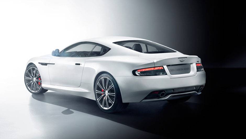 O DB9 Carbon White tem motor V12 de 6.0 litros e 517 cv | <a href="https://beta-develop.quatrorodas.abril.com.br/noticias/saloes/genebra-2014/aston-martin-levara-edicoes-especiais-vantage-db9-genebra-774029.shtml" rel="migration">Leia mais</a> O DB9 Carbon White tem motor V12 de 6.0 litros e 517 cv | <a href="https://beta-develop.quatrorodas.abril.com.br/noticias/saloes/genebra-2014/aston-martin-levara-edicoes-especiais-vantage-db9-genebra-774029.shtml" rel="migration">Leia mais</a>