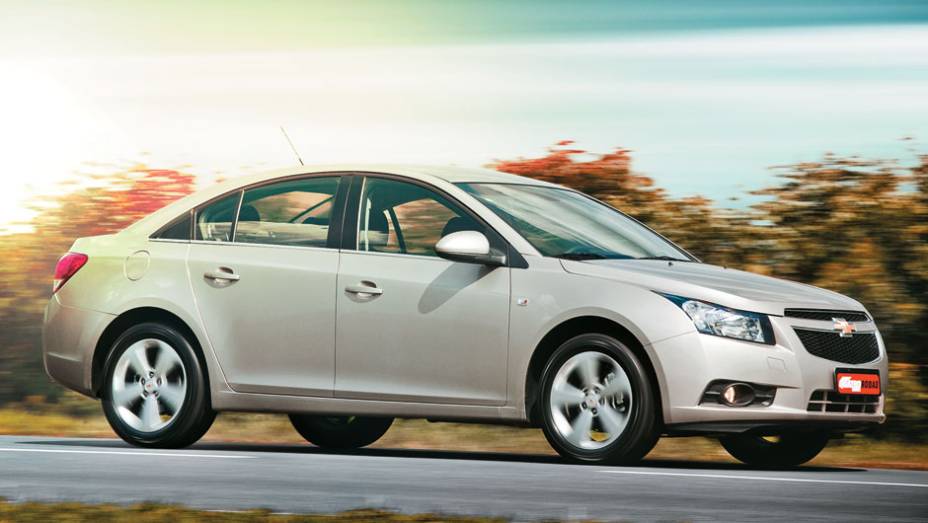 Com 720.636 unidades, o quinto modelo mais vendido no mundo foi o Chevrolet Cruze | <a href="https://beta-develop.quatrorodas.abril.com.br/noticias/mercado/ford-focus-ocupa-primeiro-lugar-lista-carros-mais-vendidos-mundo-774188.shtml" rel="migration">Leia mais</a>