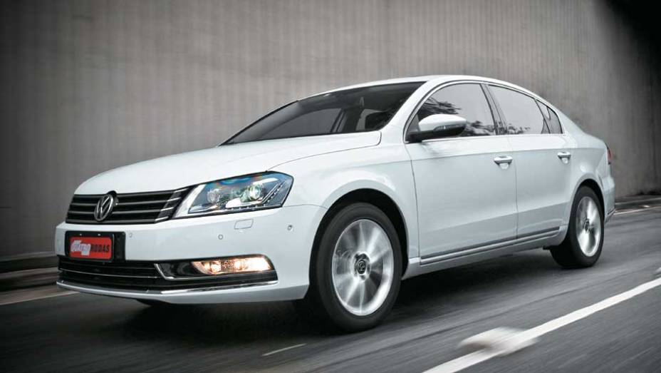 Volkswagen Passat foi o sexto modelo mais vendido no mundo em 2013, com 700.816 unidades | <a href="https://beta-develop.quatrorodas.abril.com.br/noticias/mercado/ford-focus-ocupa-primeiro-lugar-lista-carros-mais-vendidos-mundo-774188.shtml" rel="migration">Leia mais</a>