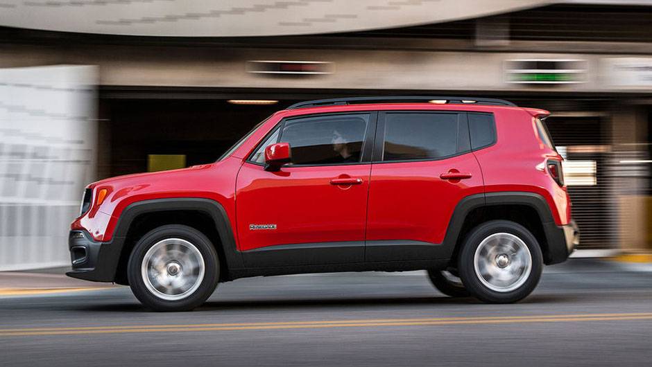 O Renegade, cujo design foi concebido nos Estados Unidos, será produzido na Itália, já como fruto da aquisição da Chrysler por parte da Fiat | <a href="https://beta-develop.quatrorodas.abril.com.br/noticias/saloes/genebra-2014/imagens-jeep-renegade-sao-reveladas-775127" rel="migration"></a> O Renegade, cujo design foi concebido nos Estados Unidos, será produzido na Itália, já como fruto da aquisição da Chrysler por parte da Fiat | <a href="https://beta-develop.quatrorodas.abril.com.br/noticias/saloes/genebra-2014/imagens-jeep-renegade-sao-reveladas-775127" rel="migration"></a>