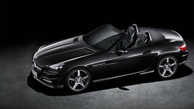 Fabricante alemã disponibilizará kits de customização para os modelos | <a href="https://beta-develop.quatrorodas.abril.com.br/noticias/saloes/genebra-2014/mercedes-benz-leva-edicoes-especiais-sl-slk-genebra-775349.shtml" rel="migration">Leia mais</a> Fabricante alemã disponibilizará kits de customização para os modelos | <a href="https://beta-develop.quatrorodas.abril.com.br/noticias/saloes/genebra-2014/mercedes-benz-leva-edicoes-especiais-sl-slk-genebra-775349.shtml" rel="migration">Leia mais</a>