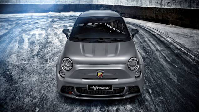 O carrinho é equipado com motor 1.4 turbo, o mesmo do 500 Abarth. No entanto, o bloco foi reconfigurado para entregar 30 cavalos de potência a mais | <a href="https://beta-develop.quatrorodas.abril.com.br/noticias/saloes/genebra-2014/abarth-apresenta-695-biposto-775354" rel="migration"></a> O carrinho é equipado com motor 1.4 turbo, o mesmo do 500 Abarth. No entanto, o bloco foi reconfigurado para entregar 30 cavalos de potência a mais | <a href="https://beta-develop.quatrorodas.abril.com.br/noticias/saloes/genebra-2014/abarth-apresenta-695-biposto-775354" rel="migration"></a>