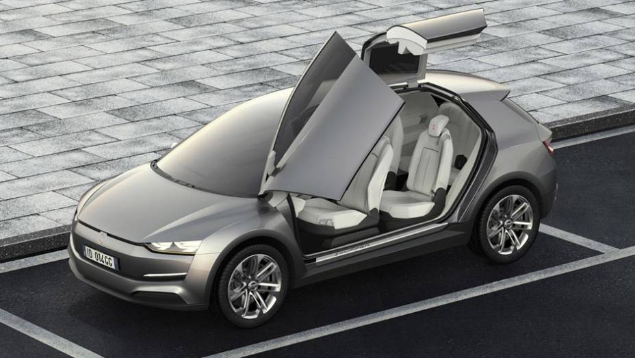 ...e as dianteiras, no estilo "asa de borboleta" | <a href="https://beta-develop.quatrorodas.abril.com.br/noticias/saloes/genebra-2014/italdesign-giugiaro-apresenta-clipper-concept-775579.shtml" rel="migration">Leia mais</a>