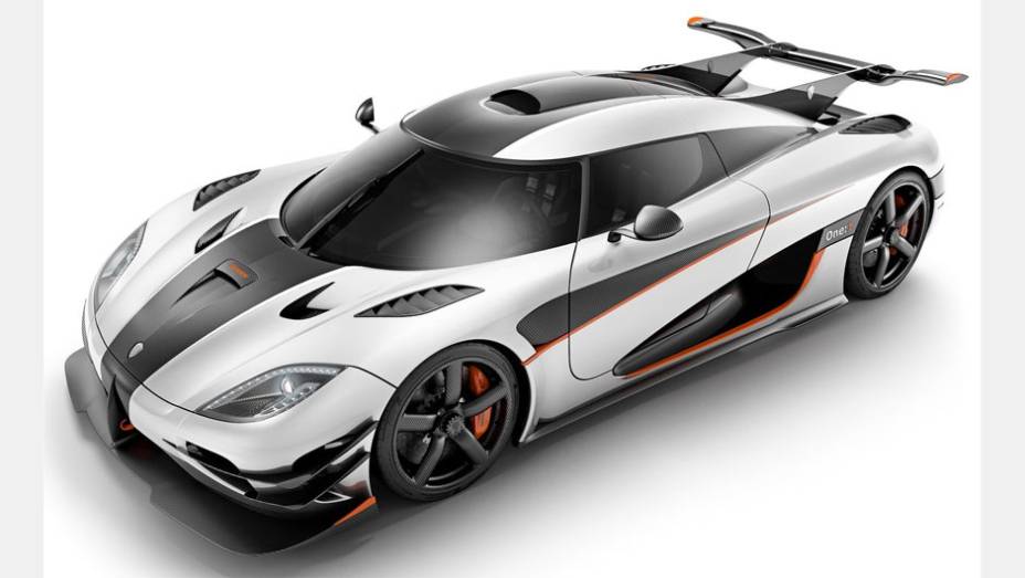 Koenigsegg revelou o modelo One:1 no Sal&atilde;o de Genebra | <a href="https://beta-develop.quatrorodas.abril.com.br/noticias/saloes/genebra-2014/koenigsegg-apresentara-carro-1-341-cavalos-potencia-774972.shtml" rel="migration">Leia mais</a>