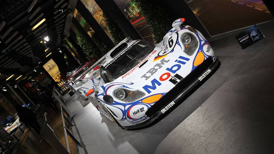 Porsche GTI (1998) | <a href="https://beta-develop.quatrorodas.abril.com.br/noticias/saloes/genebra-2014/salao-genebra-exibe-bolidos-le-mans-775992.shtml" rel="migration">Leia mais</a> | <a href="https://beta-develop.quatrorodas.abril.com.br/noticias/saloes/genebra-2014/" rel="migration">Confira tudo sobre o Salão</a> Porsche GTI (1998) | <a href="https://beta-develop.quatrorodas.abril.com.br/noticias/saloes/genebra-2014/salao-genebra-exibe-bolidos-le-mans-775992.shtml" rel="migration">Leia mais</a> | <a href="https://beta-develop.quatrorodas.abril.com.br/noticias/saloes/genebra-2014/" rel="migration">Confira tudo sobre o Salão</a>