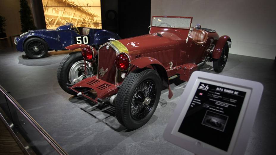 Alfa Romeo 8C Type Le Mans (1933) | <a href="https://beta-develop.quatrorodas.abril.com.br/noticias/saloes/genebra-2014/salao-genebra-exibe-bolidos-le-mans-775992.shtml" rel="migration">Leia mais</a> | <a href="https://beta-develop.quatrorodas.abril.com.br/noticias/saloes/genebra-2014/" rel="migration">Confira tud</a> Alfa Romeo 8C Type Le Mans (1933) | <a href="https://beta-develop.quatrorodas.abril.com.br/noticias/saloes/genebra-2014/salao-genebra-exibe-bolidos-le-mans-775992.shtml" rel="migration">Leia mais</a> | <a href="https://beta-develop.quatrorodas.abril.com.br/noticias/saloes/genebra-2014/" rel="migration">Confira tud</a>