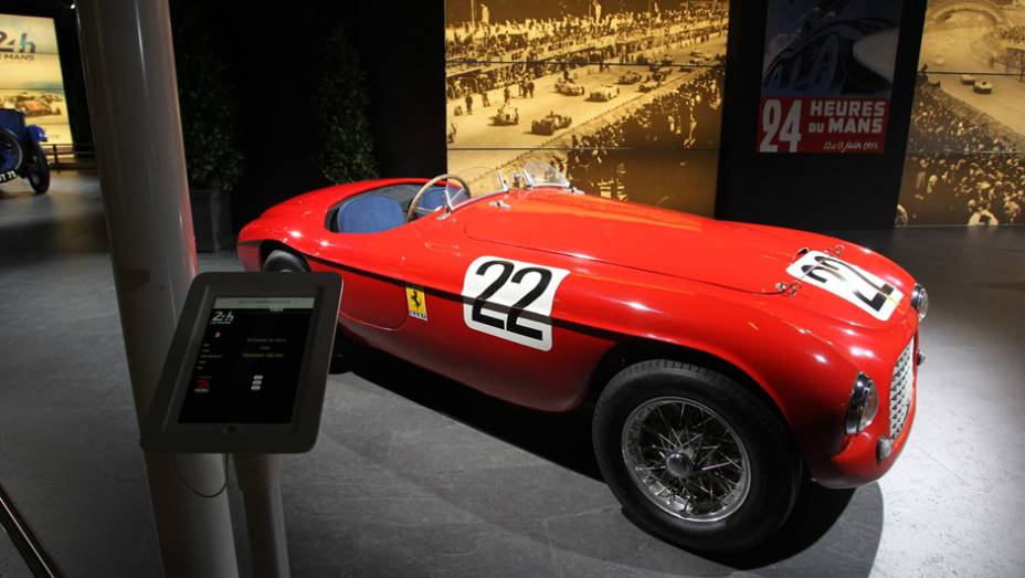 Ferrari 166M (1949) | <a href="https://beta-develop.quatrorodas.abril.com.br/noticias/saloes/genebra-2014/salao-genebra-exibe-bolidos-le-mans-775992.shtml" rel="migration">Leia mais</a> | <a href="https://beta-develop.quatrorodas.abril.com.br/noticias/saloes/genebra-2014/" rel="migration">Confira tudo sobre o Salã</a>