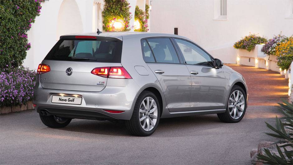 O Comfortline ter&aacute; dois pacotes de opcionais: Elegance e Exclusive | <a href="https://beta-develop.quatrorodas.abril.com.br/noticias/fabricantes/volkswagen-apresenta-novo-golf-comfortline-777747.shtml" rel="migration">Leia mais</a>