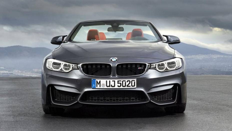 Assim como o M4 Coupé , o conversível é alimentado por um motor 3.0 biturbo de seis cilindros | <a href="https://beta-develop.quatrorodas.abril.com.br/noticias/saloes/new-york-2014/bmw-revela-m4-conversivel-778791.shtml" rel="migration">Leia mais</a>